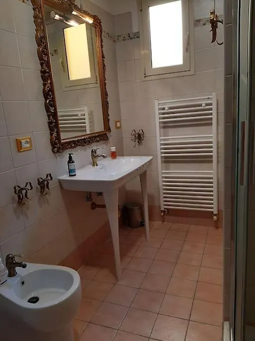 Charme In Righi Apartment Bologna